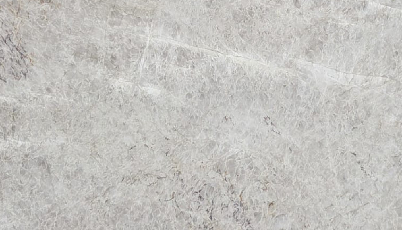 tajmahal-bianco-pearl-polish